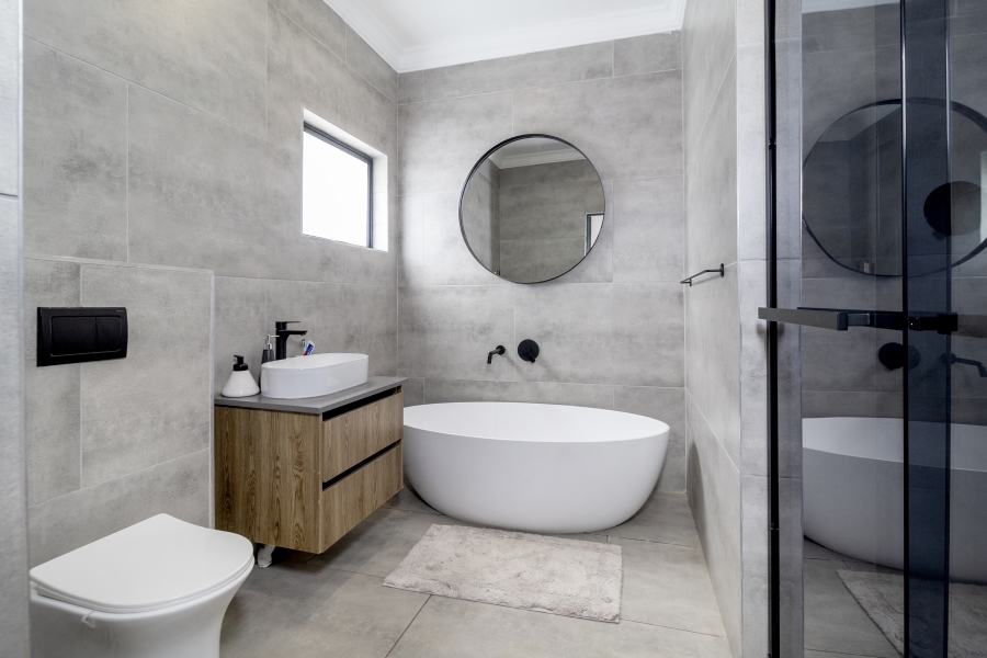 6 Bedroom Property for Sale in WestLake Country Safari Estate North West